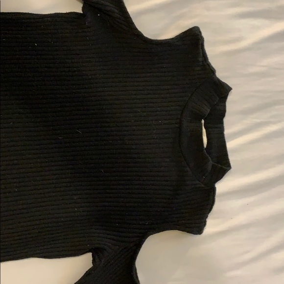 Top - Picture 2 of 3